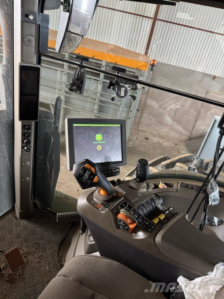 John Deere 7R310 Трактори