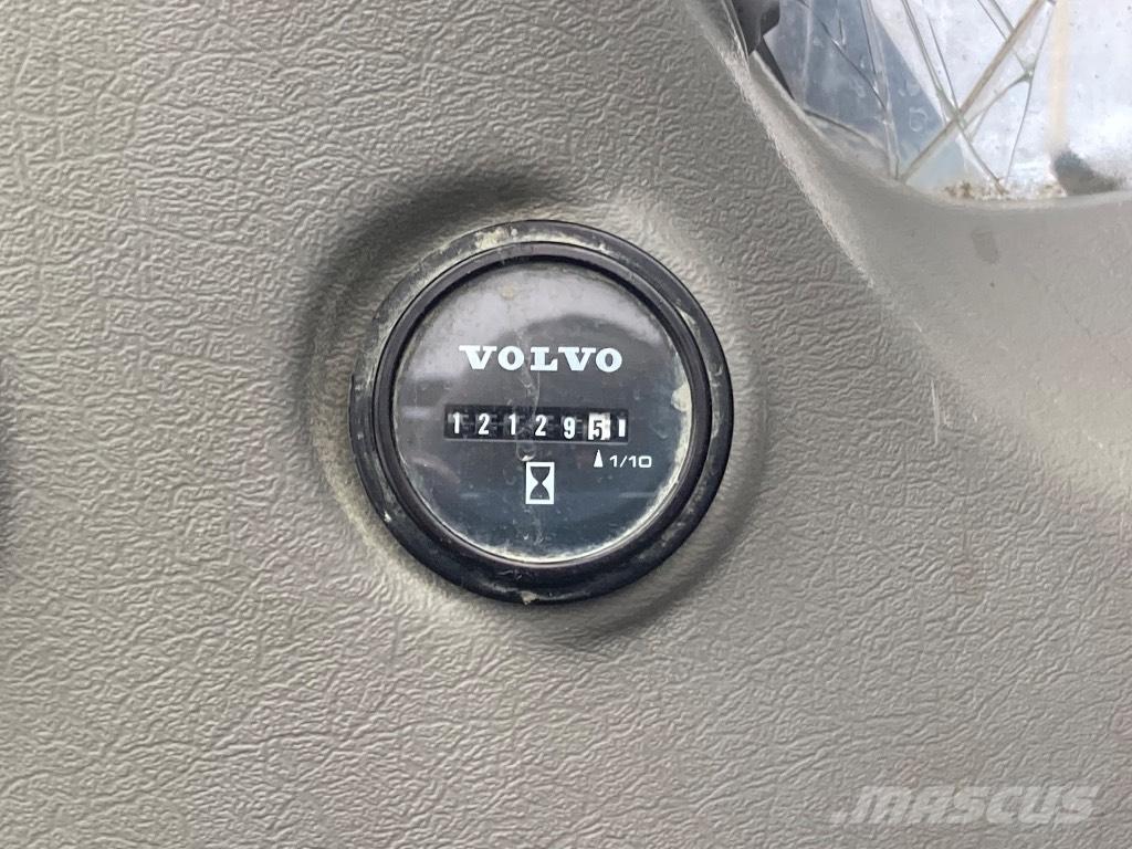 Volvo EC 300 D Верижен екскаватор