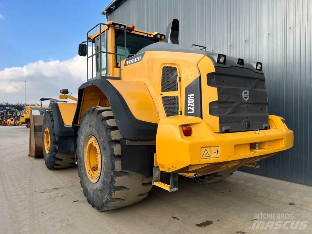 Volvo L220H Колесни товарачи