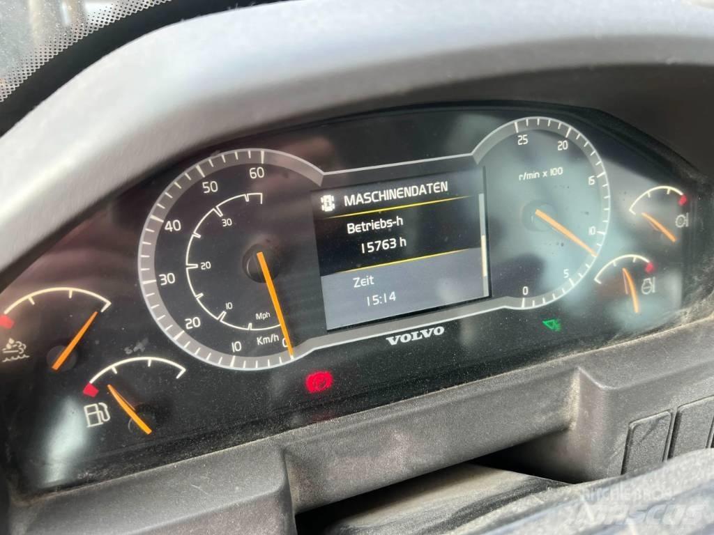 Volvo L220H Колесни товарачи