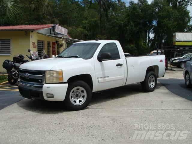 Chevrolet 1500 W/T Бордови