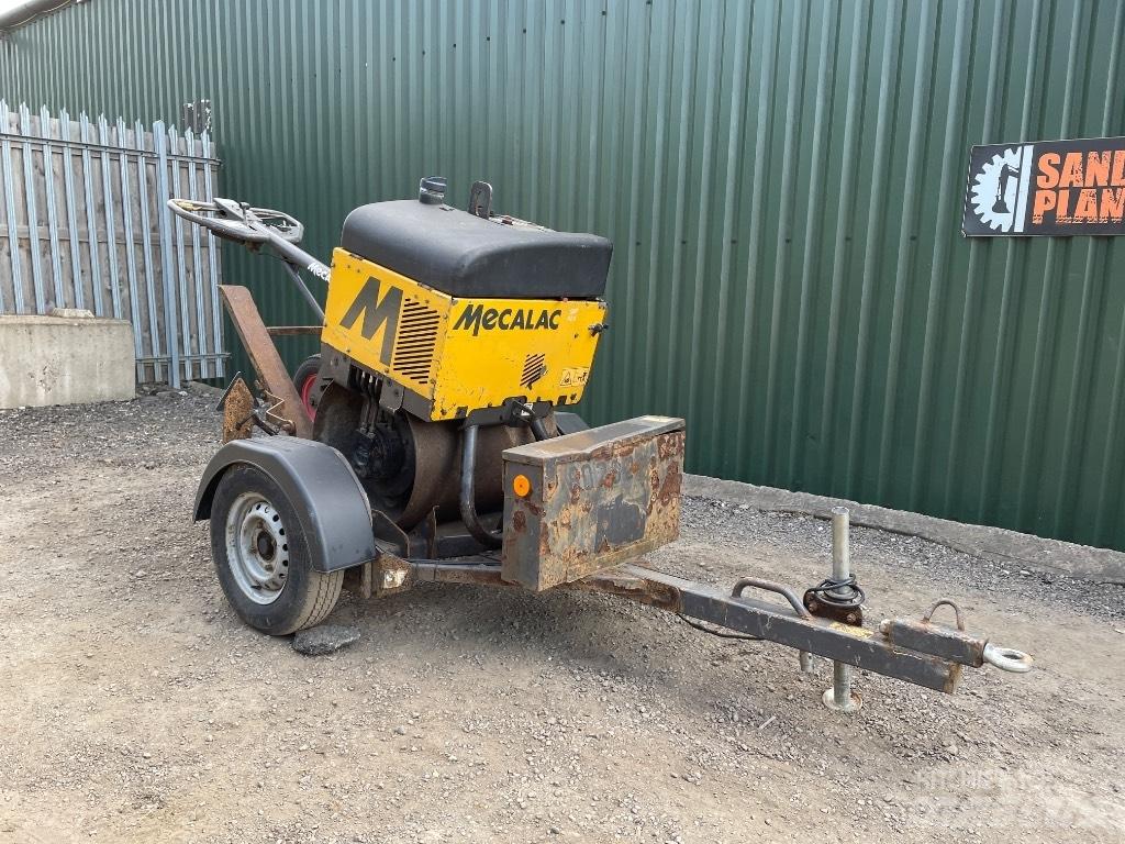 Mecalac MBR 71 Еднобарабанни ролки
