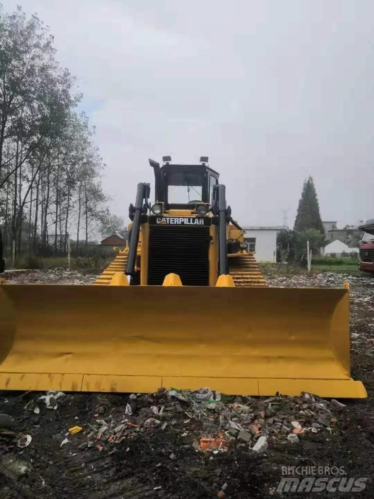 CAT D 6 H Верижни булдозери
