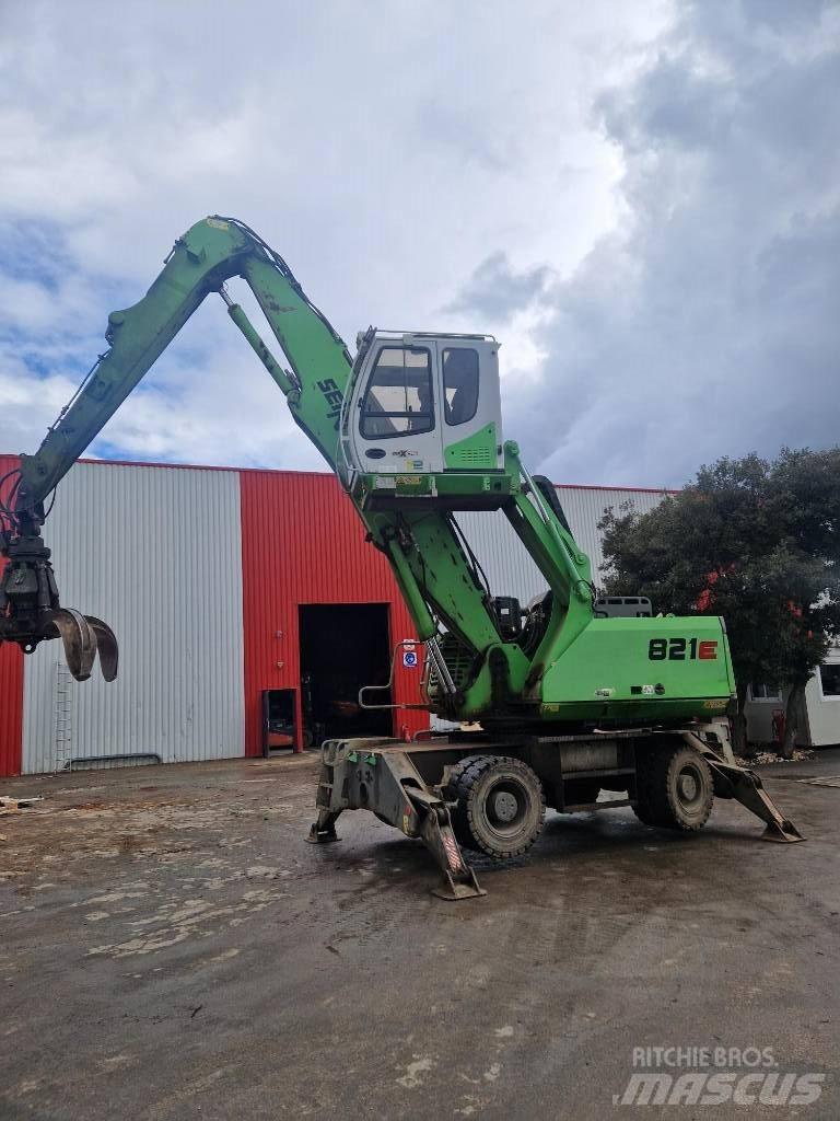 Sennebogen 821 E Колесни екскаватори