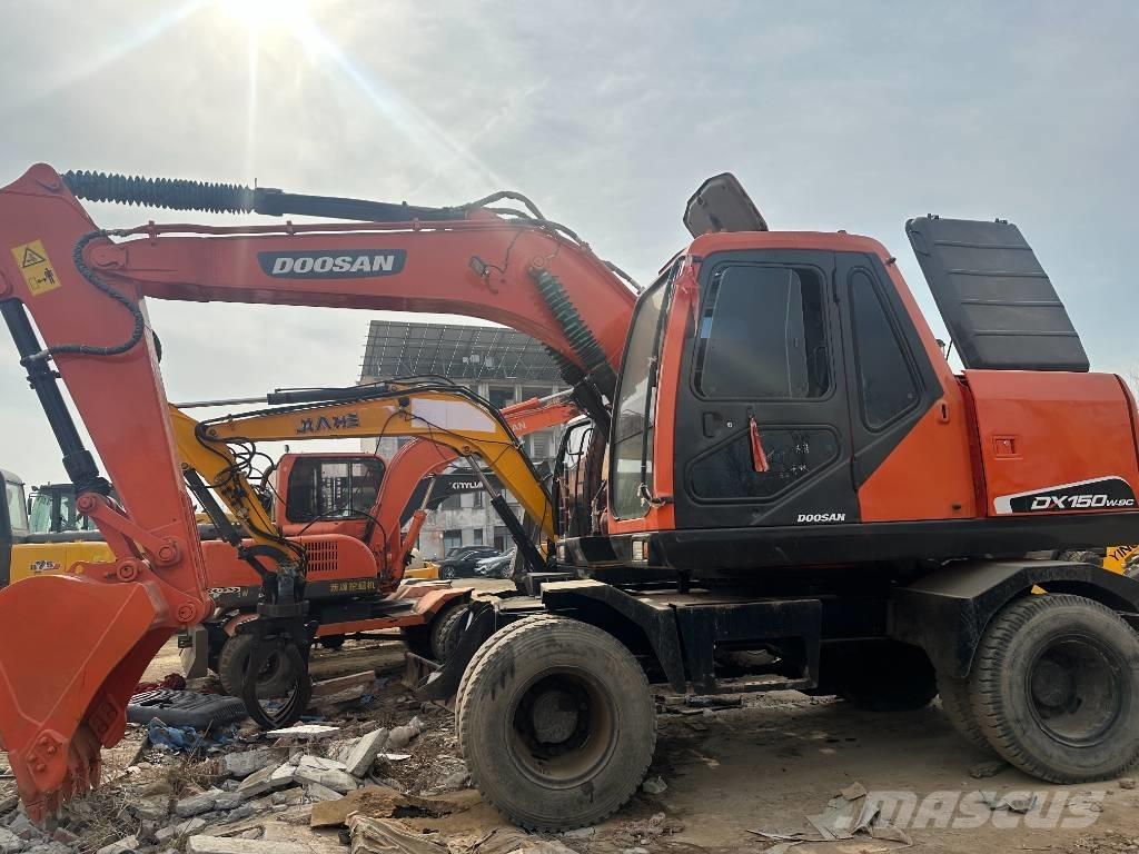 Doosan DH 150 W-7 Колесни екскаватори