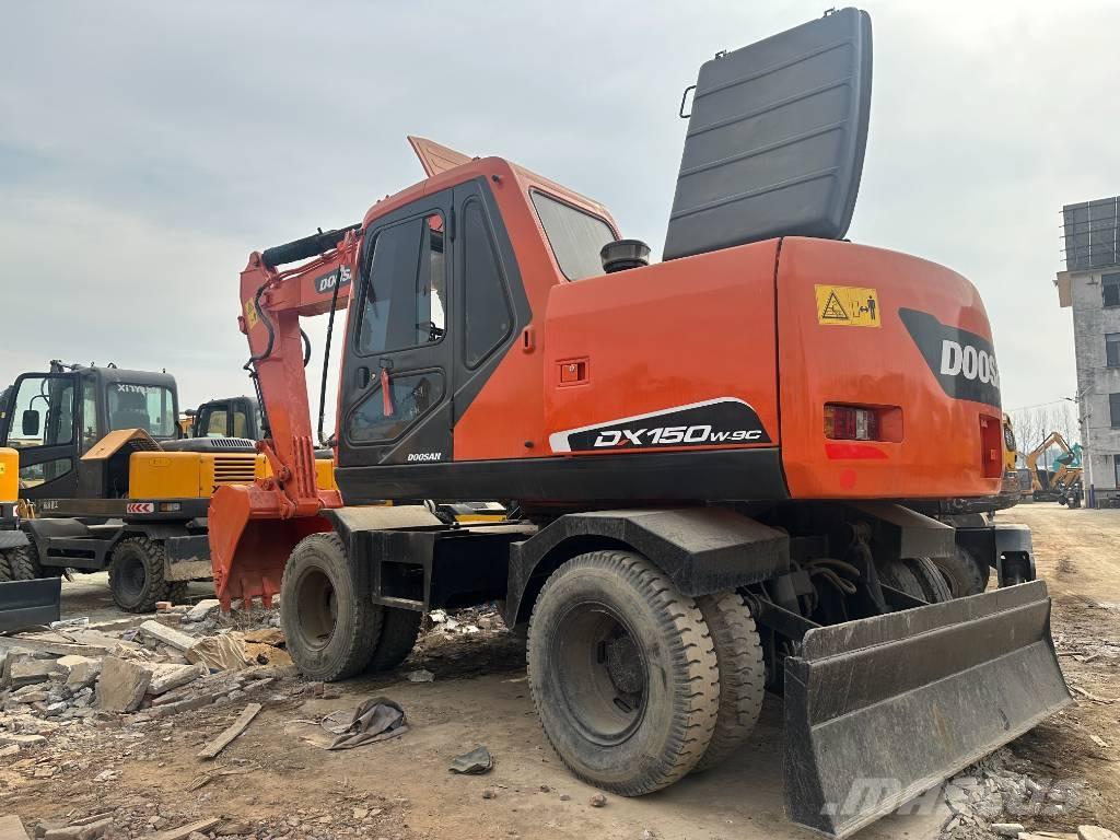 Doosan DH 150 W-7 Колесни екскаватори
