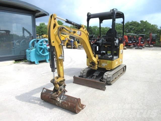 CAT 302 CR Мини екскаватори < 7 т