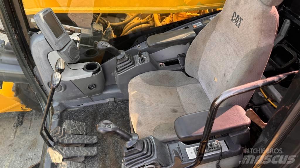 CAT 385CL Longreach Екскаватори с дълго рамо