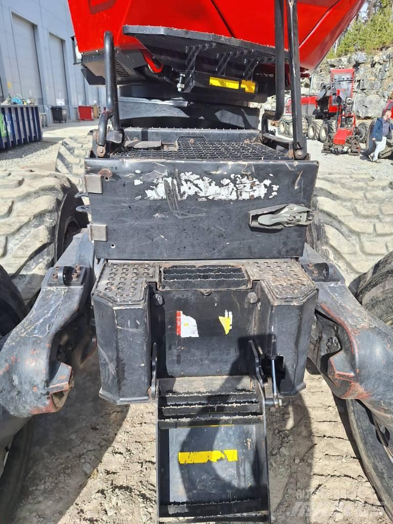 Komatsu 931 XC Харвестери