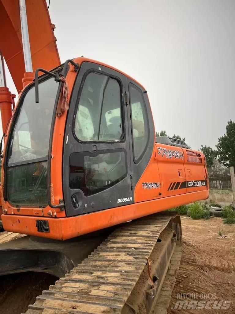 Doosan DX300LCA Верижен екскаватор