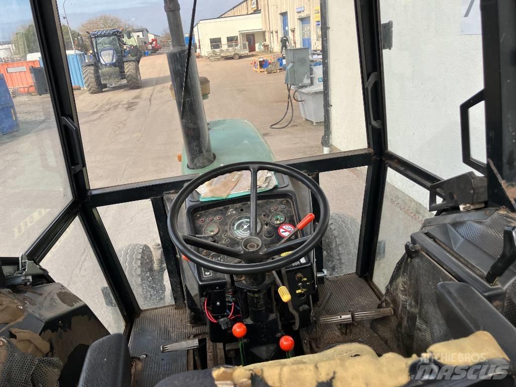John Deere 3130 Трактори