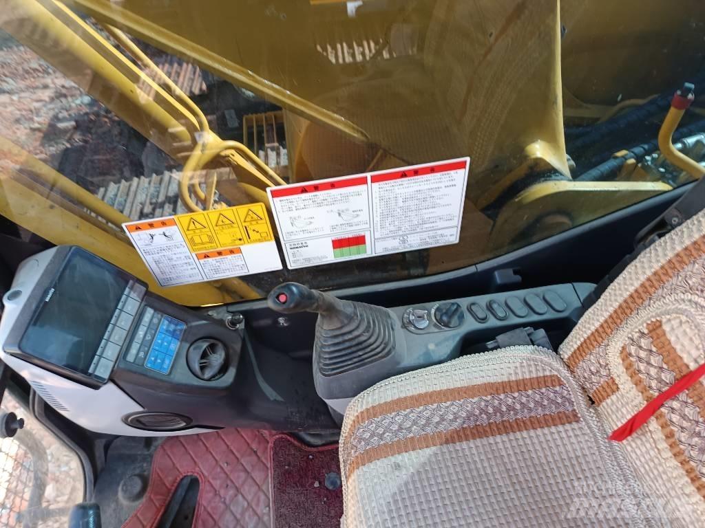 Komatsu PC200 Средни екскаватори 7т - 12т