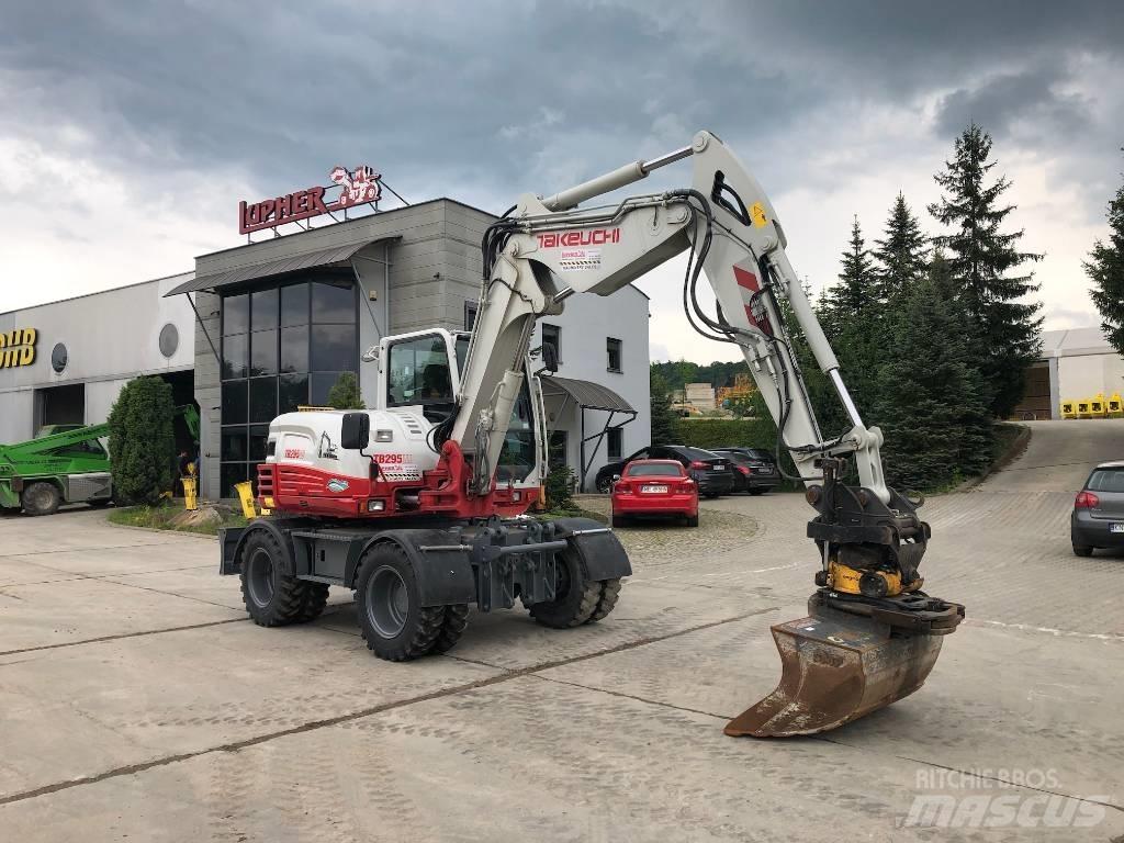 Takeuchi TB295W Колесни екскаватори
