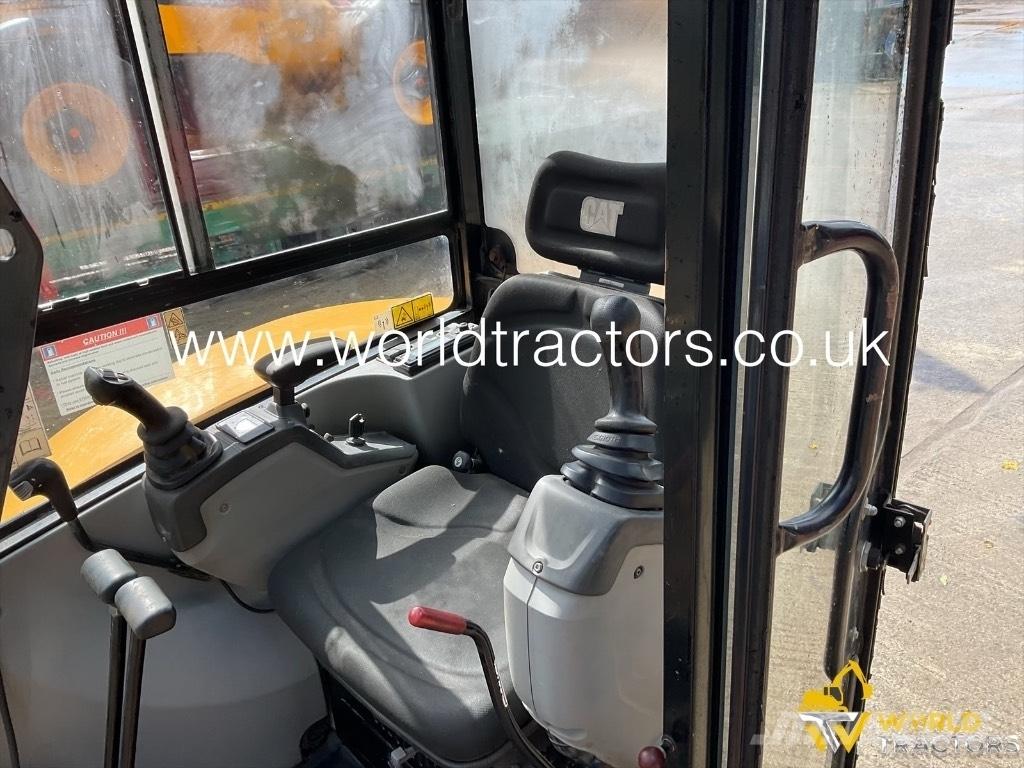 CAT 302.7 D CR Мини екскаватори < 7 т