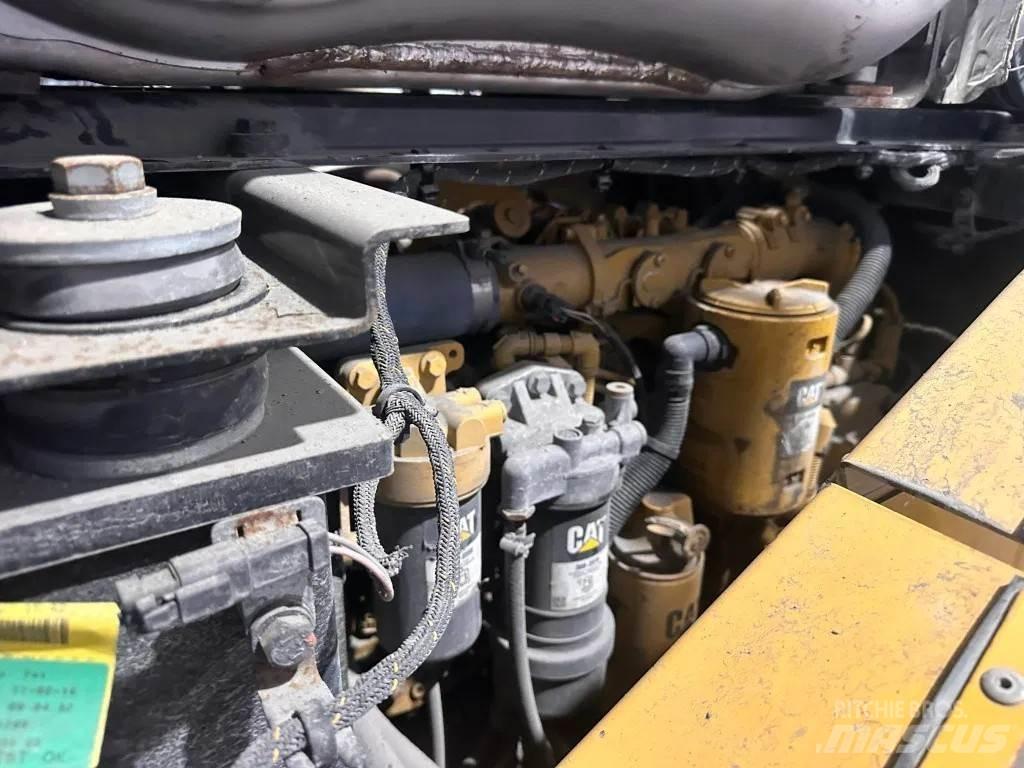 CAT 950M Колесни товарачи