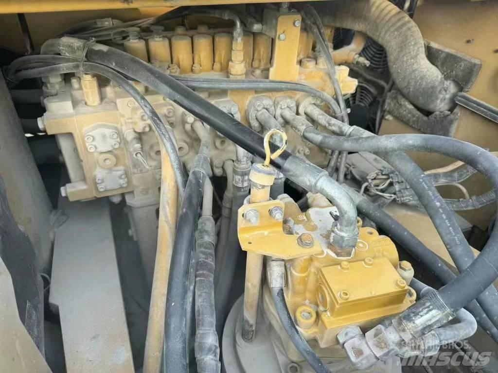 CAT 330 Верижен екскаватор