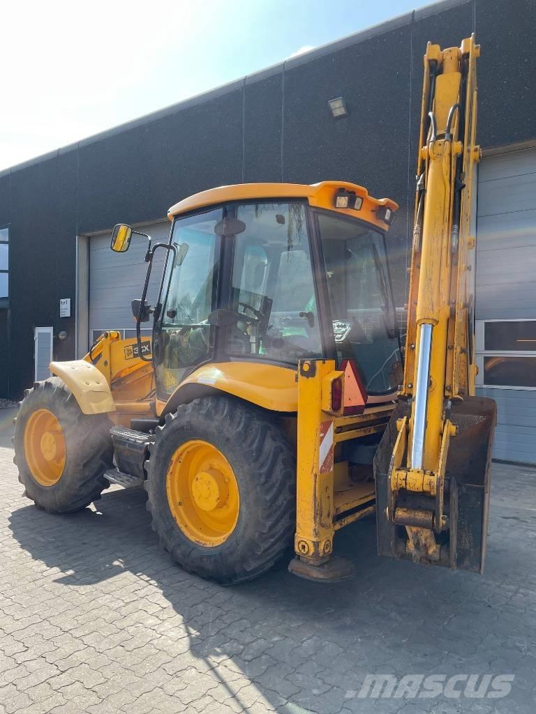 JCB 3CX Товарач със заден ексватор