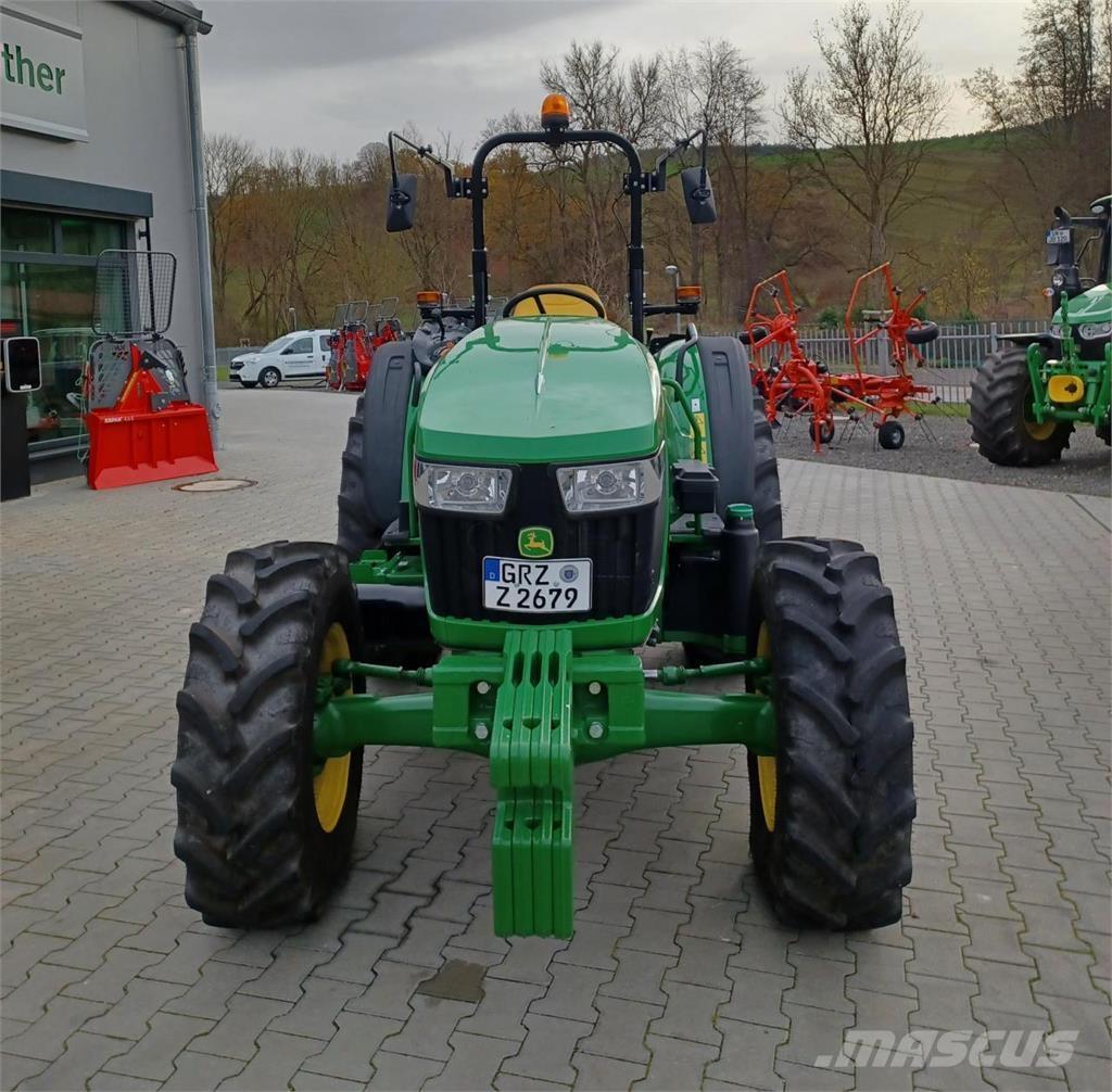 John Deere 5050E Трактори
