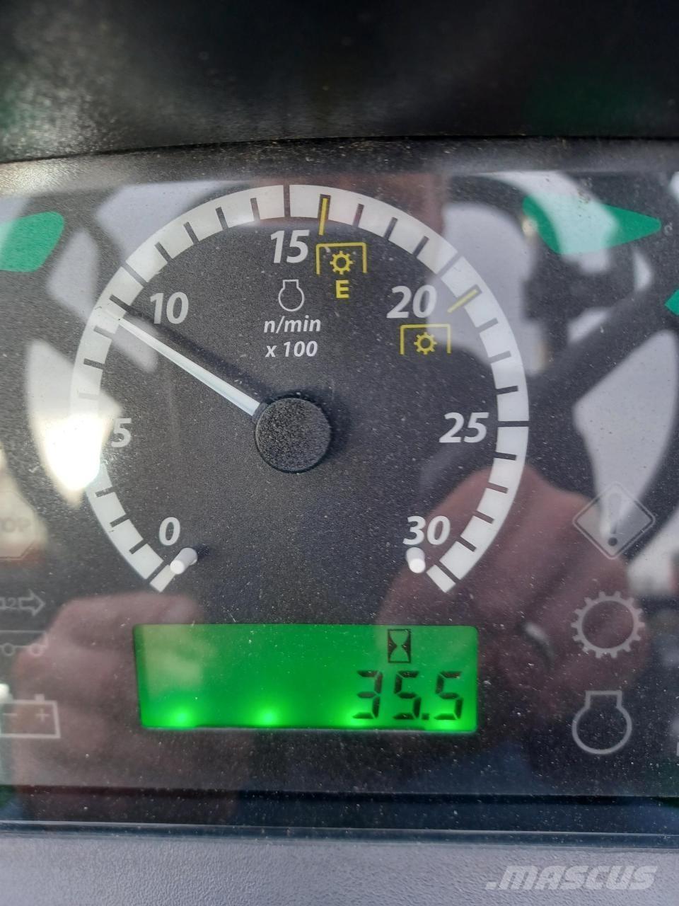 John Deere 5050E Трактори