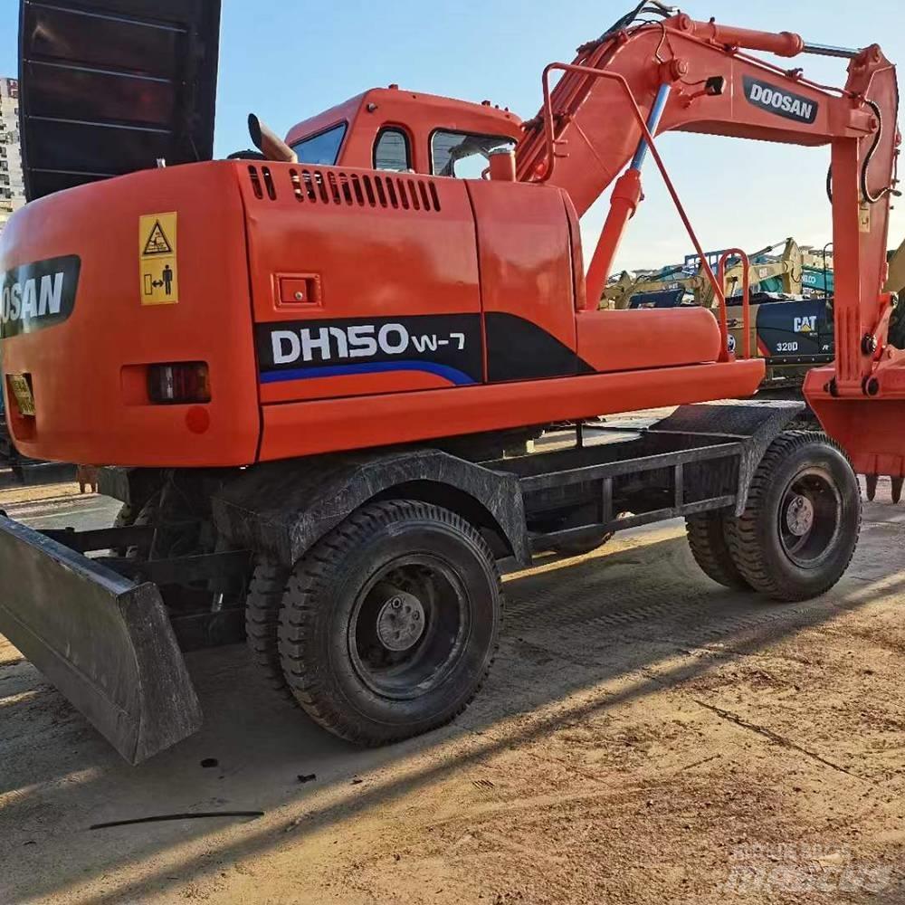 Doosan 150 W-7 Колесни екскаватори