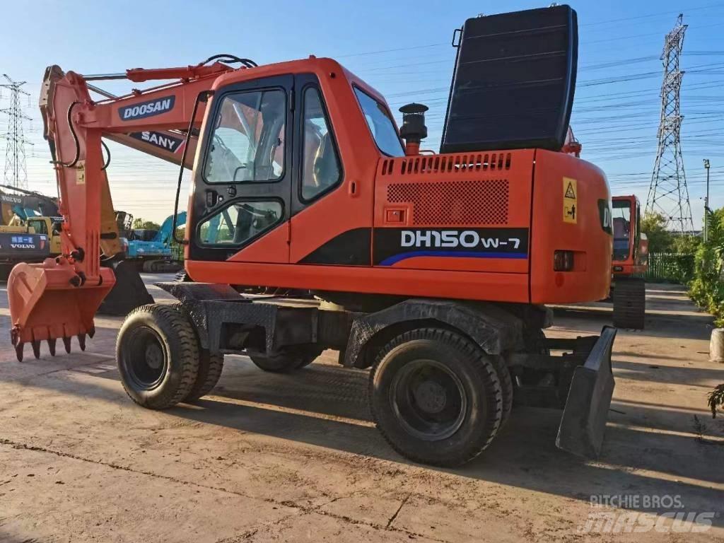 Doosan 150 W-7 Колесни екскаватори