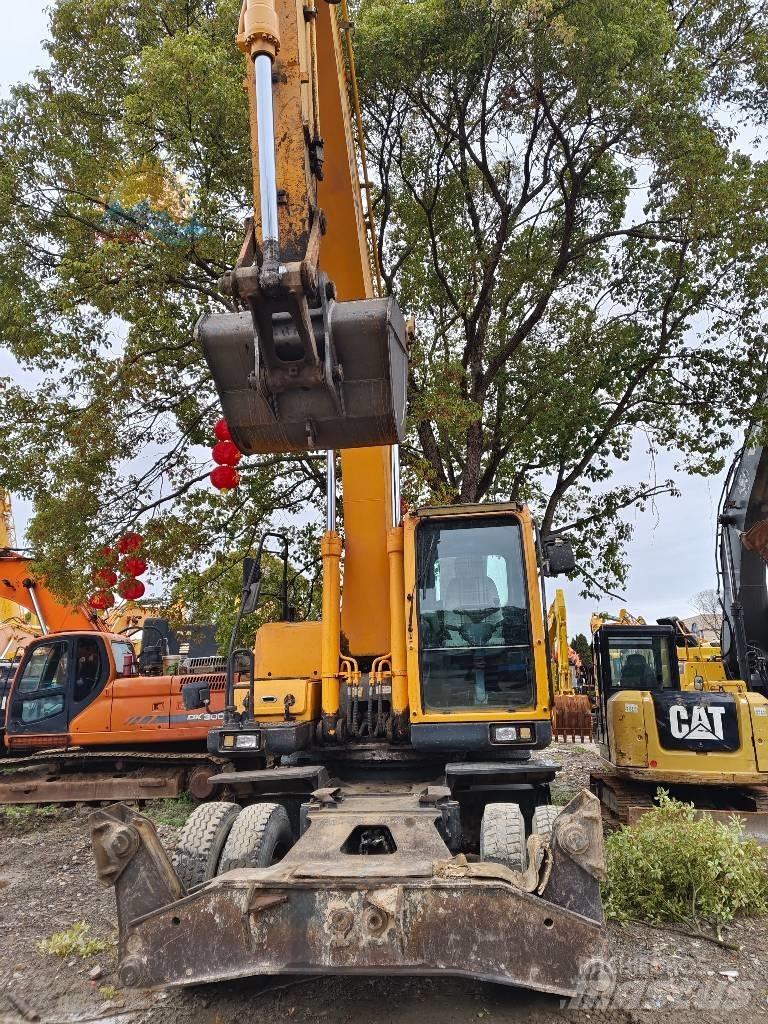 Hyundai R210W-9 Колесни екскаватори