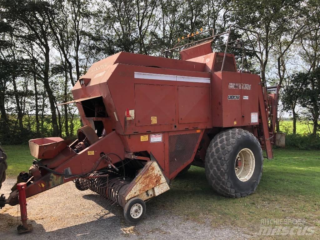 Hesston 4800 Балопреси квадратни
