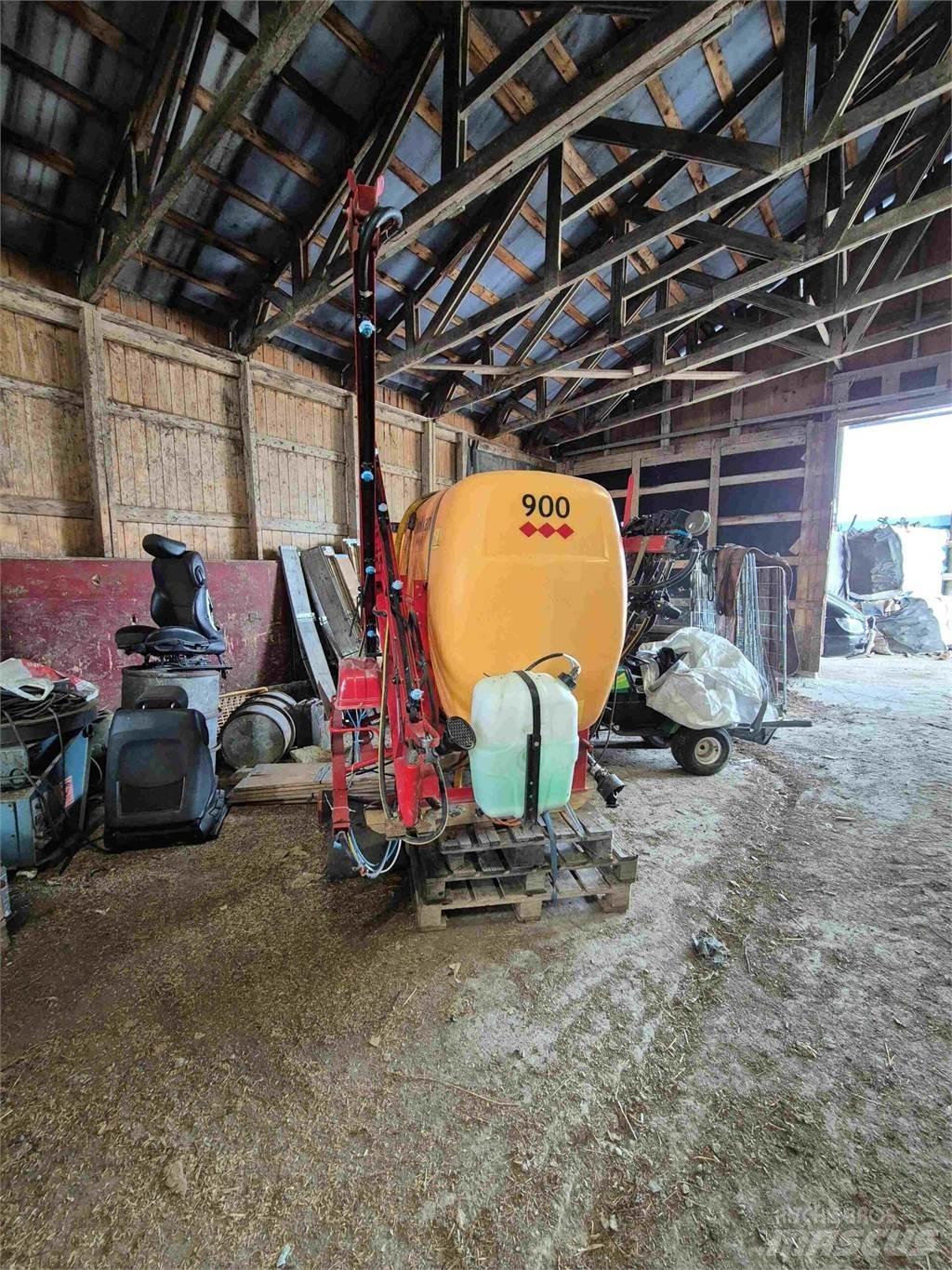 Junkkari 900L Прикачни пръскачки
