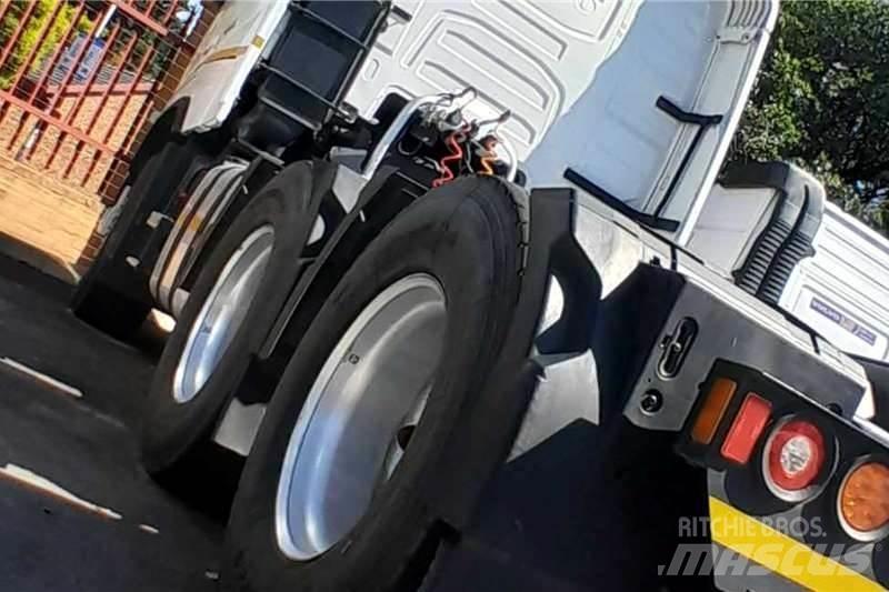 Volvo FMX 440 Други