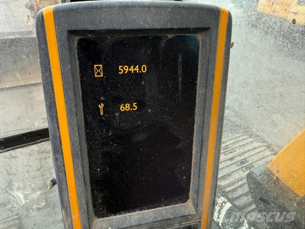 JCB JS 130 LC Верижен екскаватор