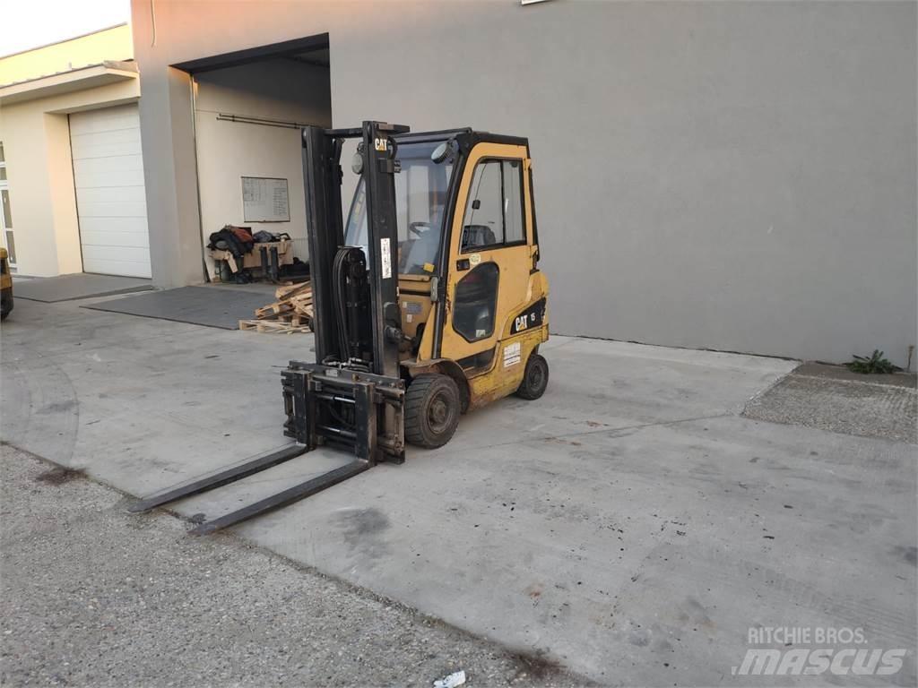 CAT GP15N Камиони с АГУ