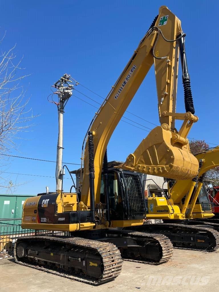 CAT 323D2 Верижен екскаватор