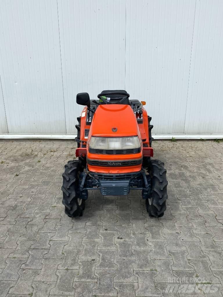 Kubota A14 Компактни трактори