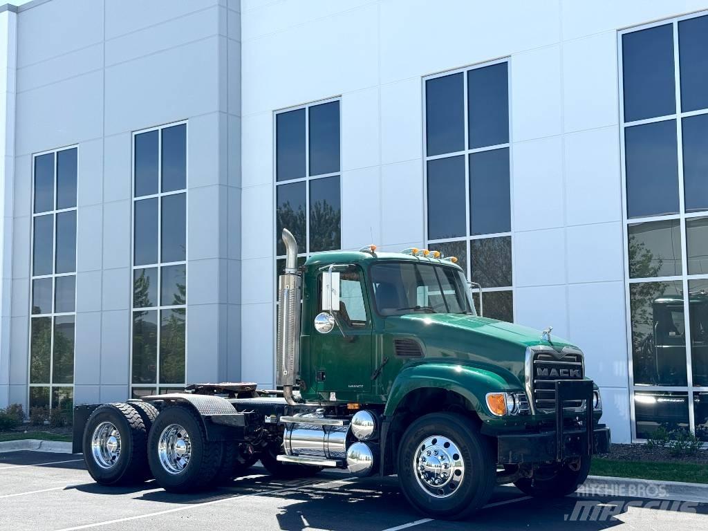 Mack Granite CV713 Влекачи