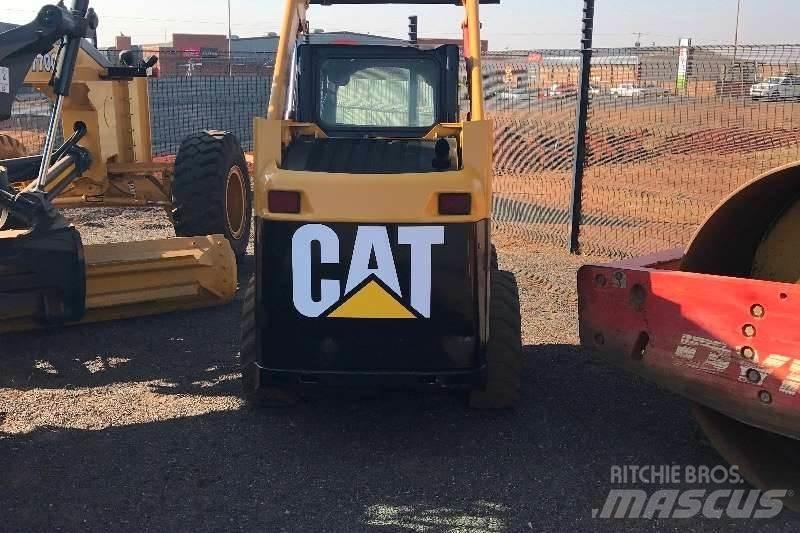 CAT 226B Други