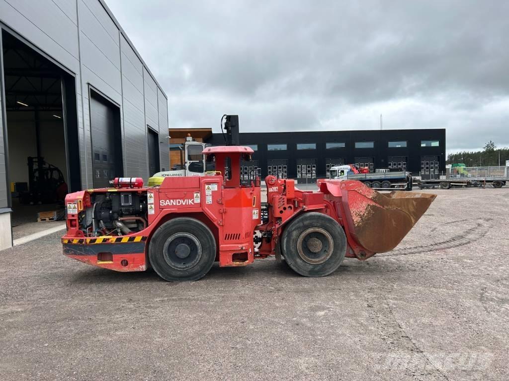 Sandvik Toro LH202 Подземни товарачи