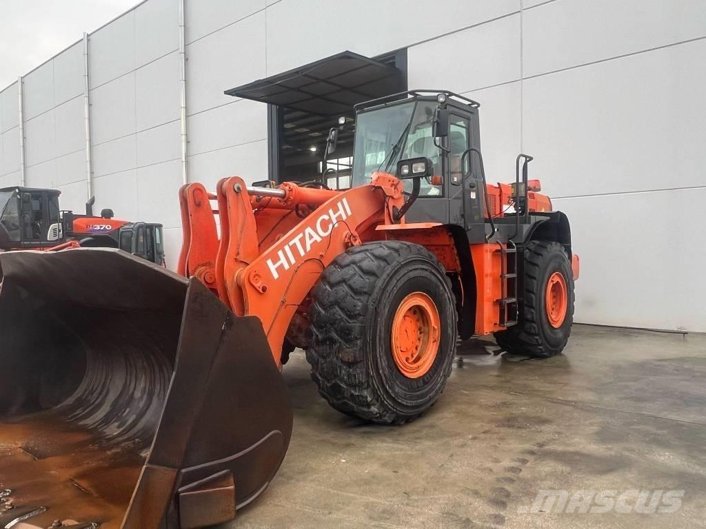 Hitachi ZW 330 Колесни товарачи