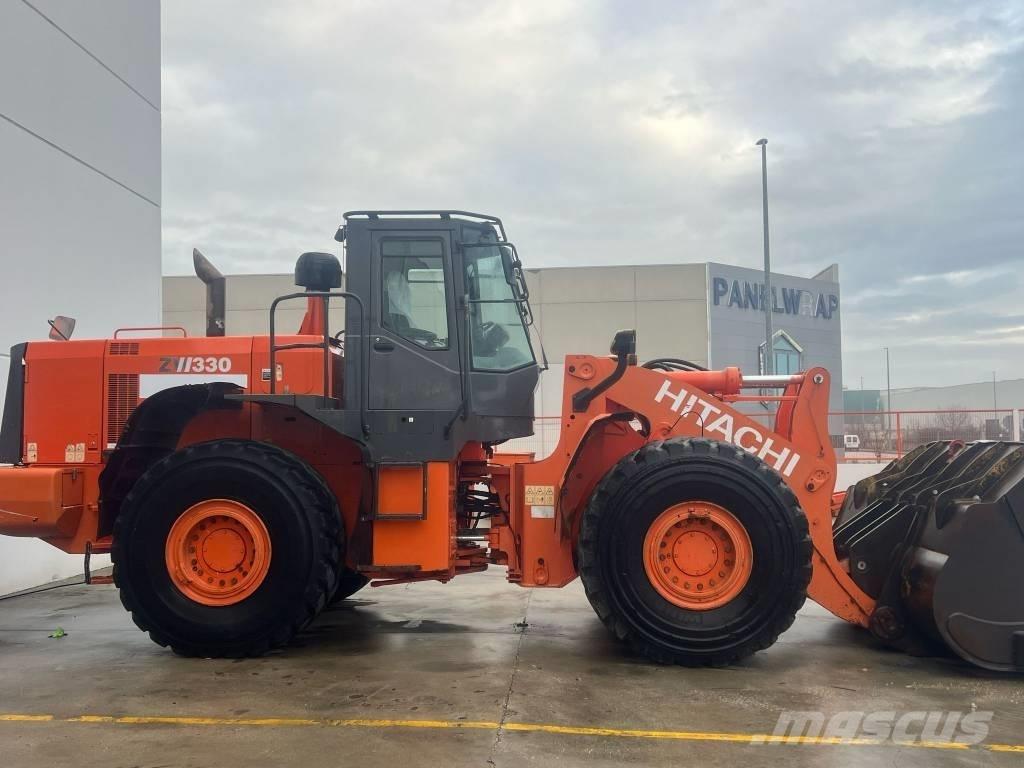 Hitachi ZW 330 Колесни товарачи