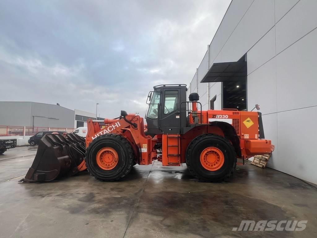 Hitachi ZW 330 Колесни товарачи