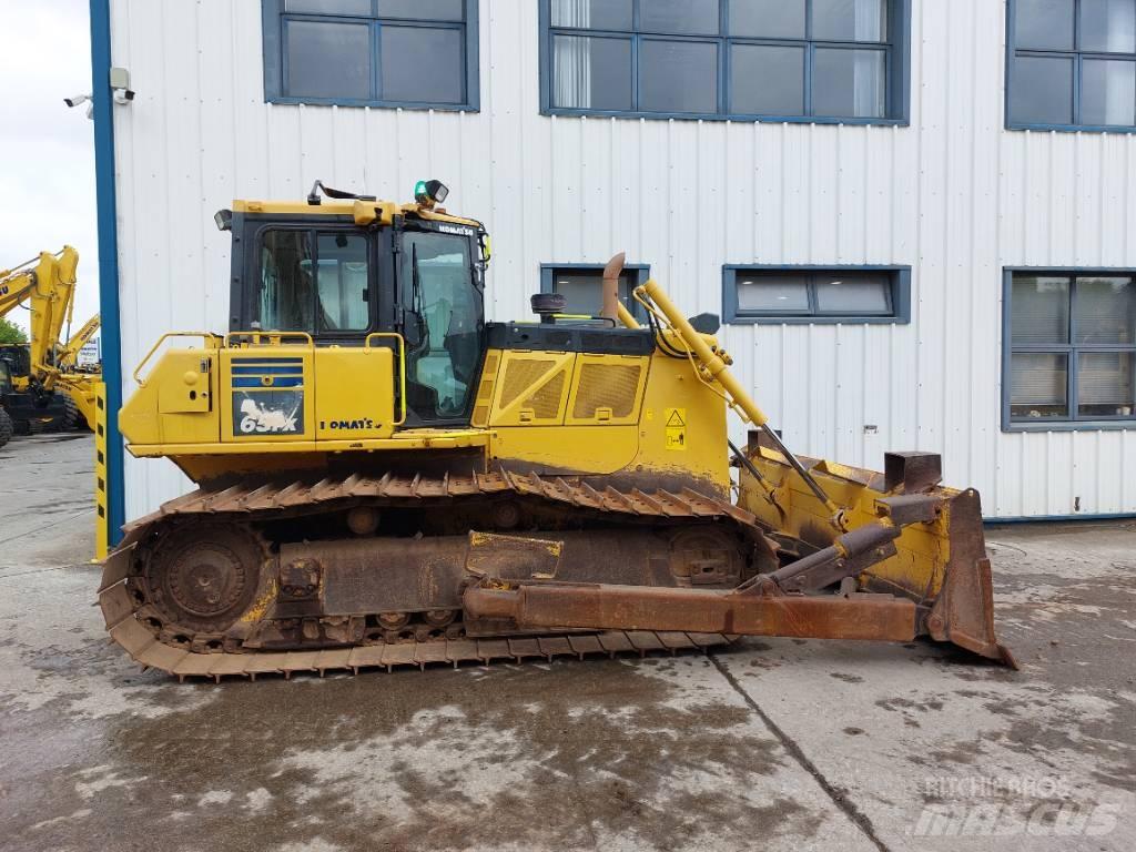 Komatsu D65PX-18 Верижни булдозери
