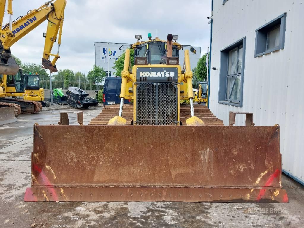 Komatsu D65PX-18 Верижни булдозери
