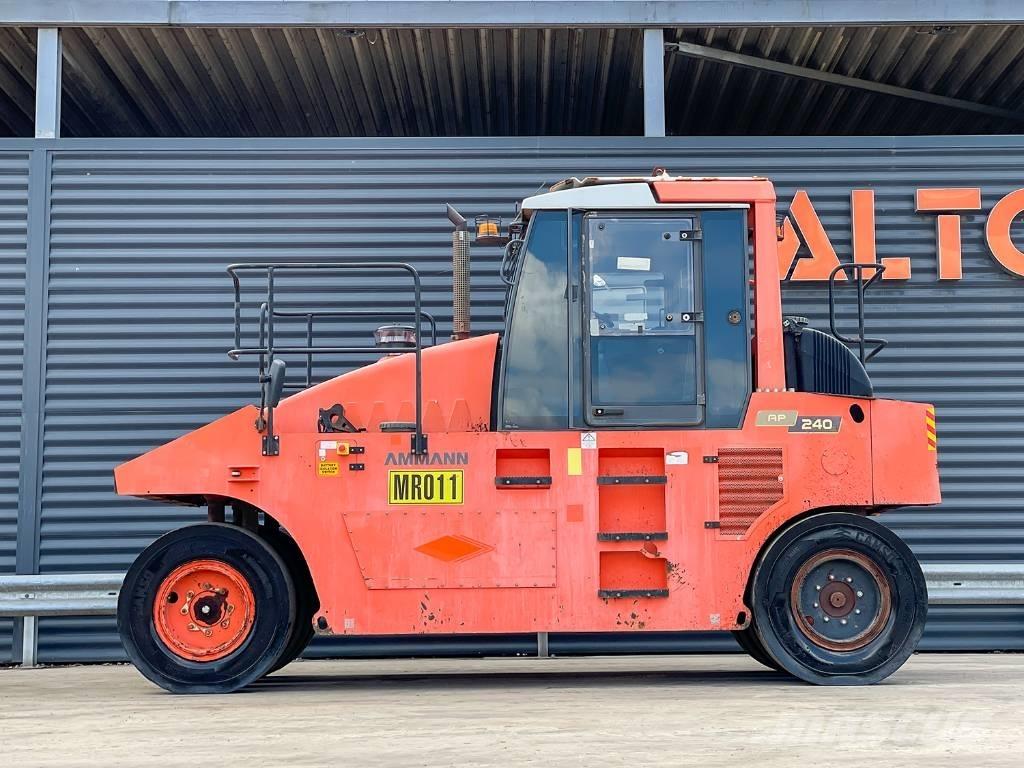 Ammann AP 240 Пневматични гумени  ролки
