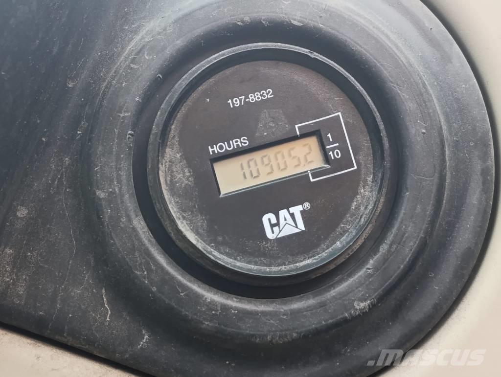 CAT M 318 C Колесни екскаватори