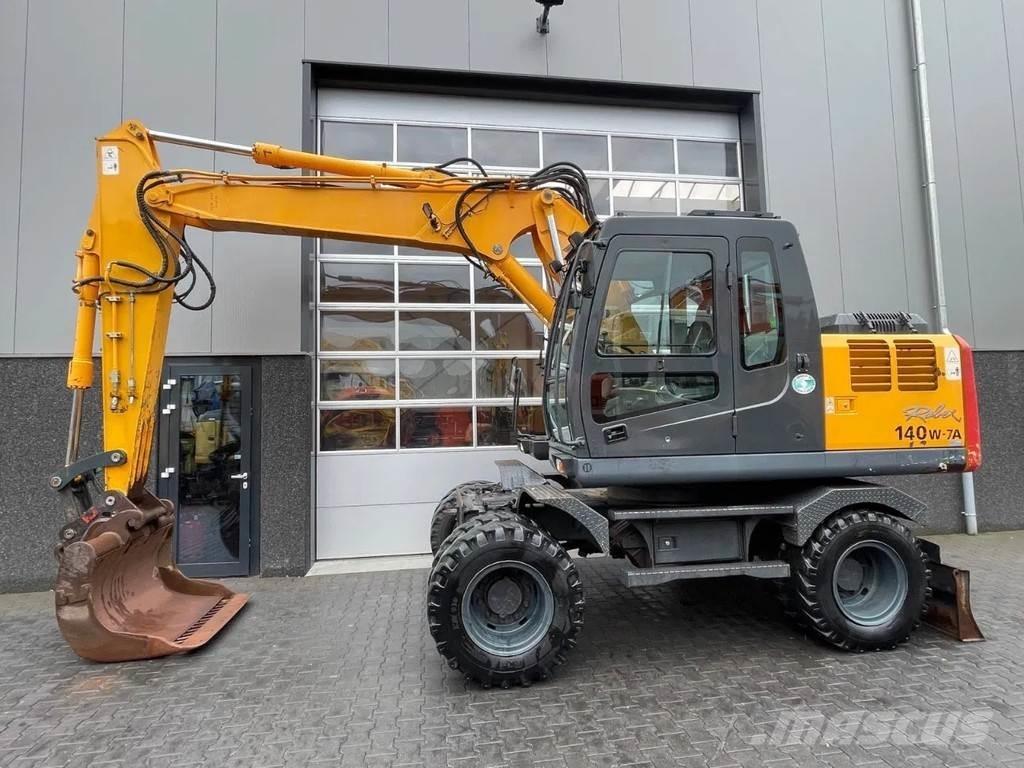 Hyundai R140W-7A Колесни екскаватори