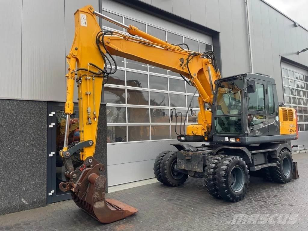 Hyundai R140W-7A Колесни екскаватори