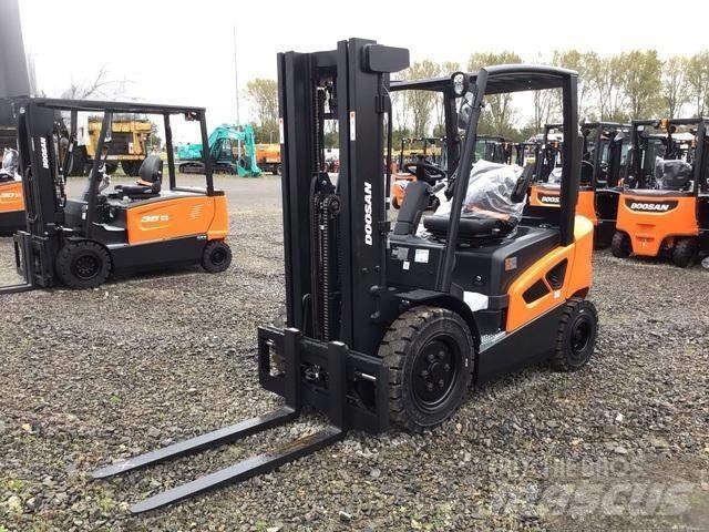 Doosan D25S-9 Дизелови камиони