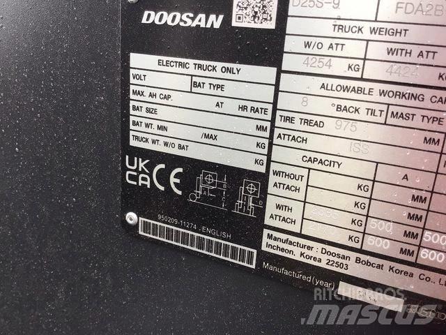 Doosan D25S-9 Дизелови камиони