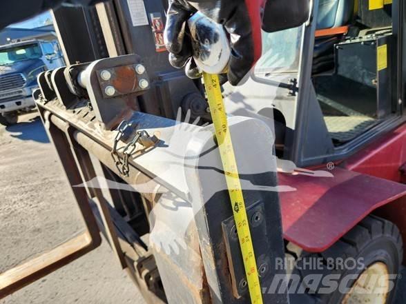 Clark C75L Дизелови камиони