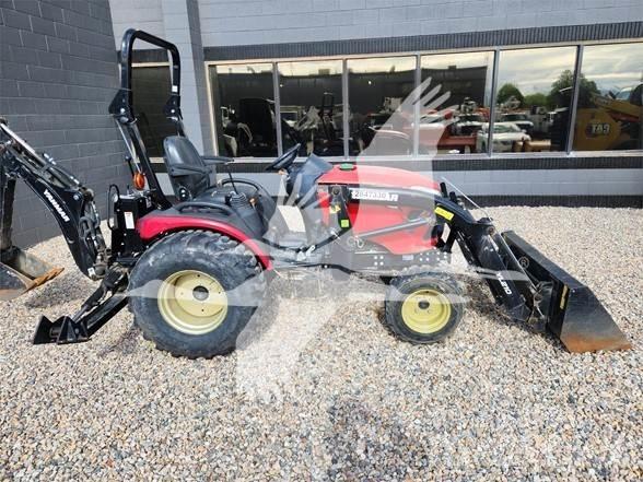 Yanmar 424 Товарач със заден ексватор