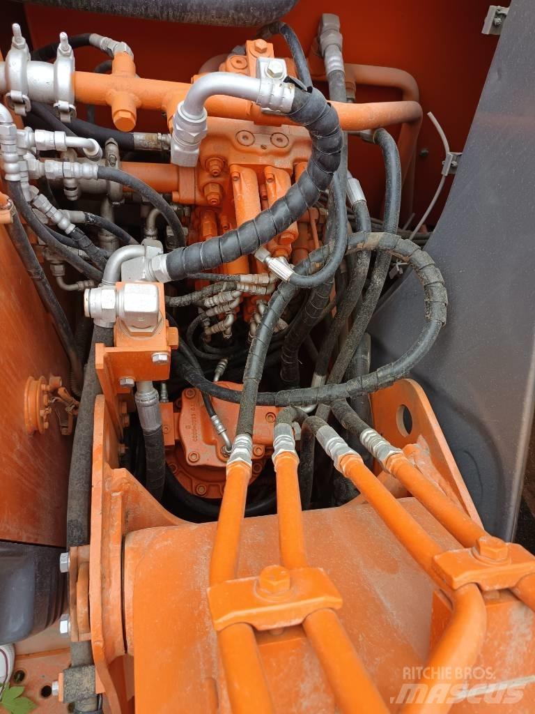 Hitachi ZX 80 Средни екскаватори 7т - 12т